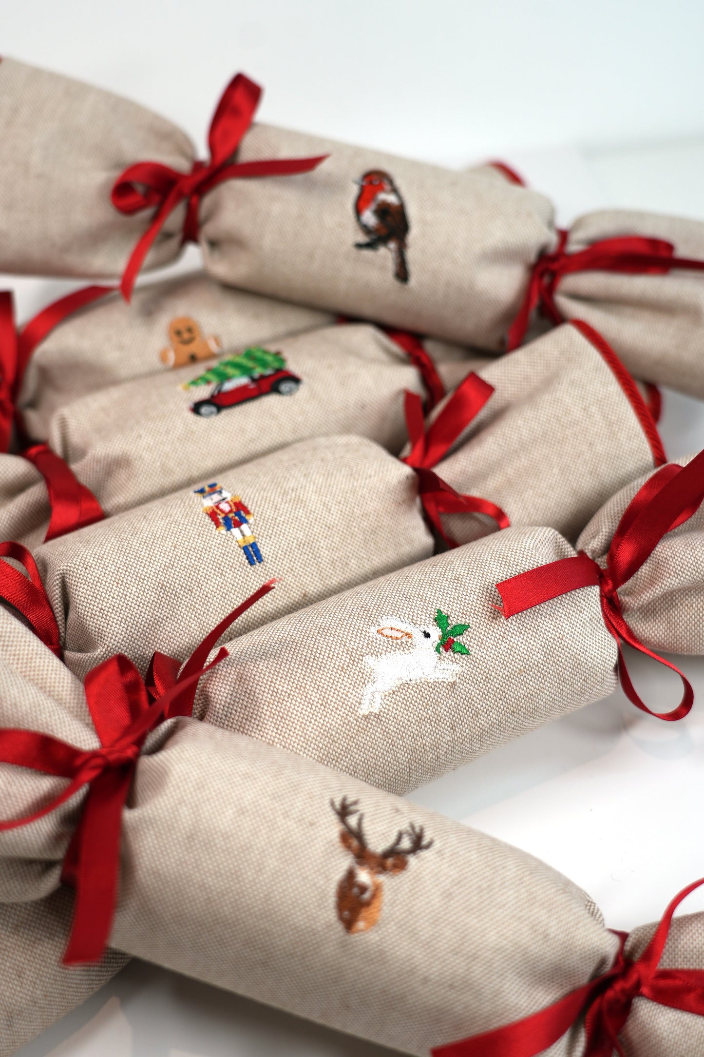 Luxury Reusable Crackers Berry Red - Set of 6